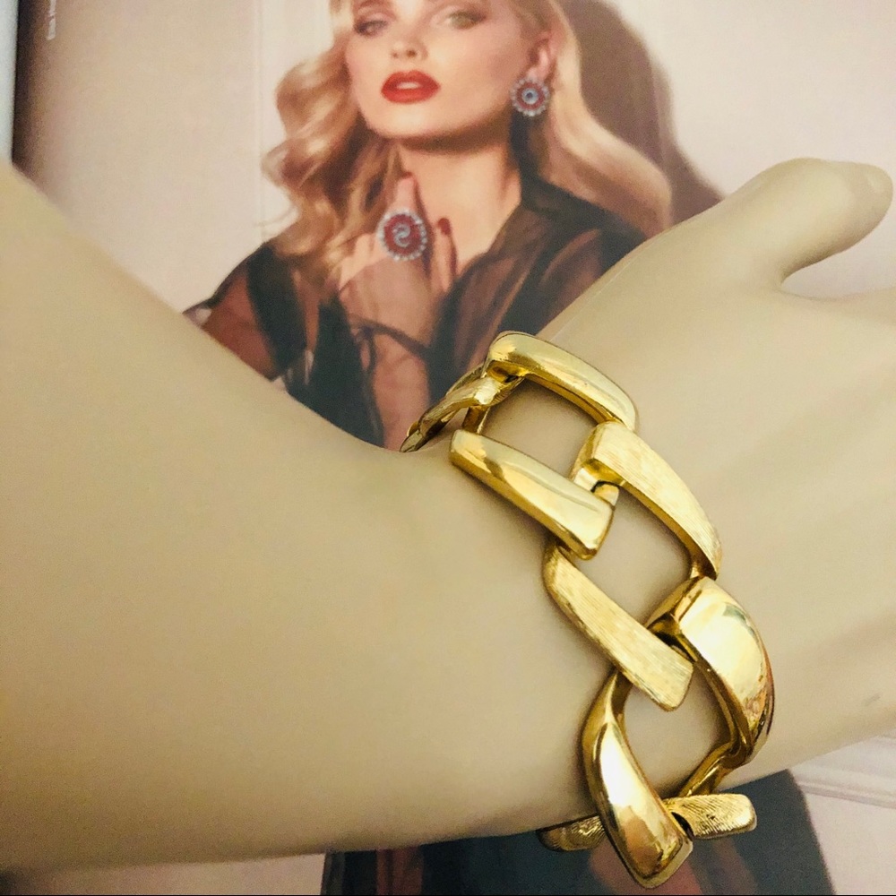 Vintage Napier gold tone large chain bracelet